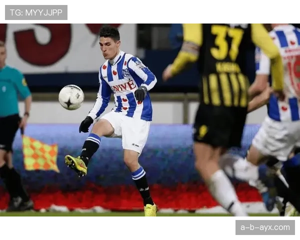 海伦芬边路攻防稳健,关键战役助球队全取三分