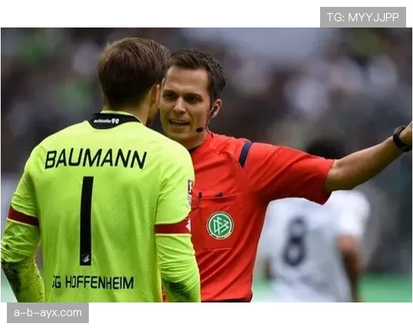 冲撞门将判罚标准真的这么简单?规则背后的细节解析 冲撞门将判罚标准真的这么简单?规则背后的细节解析