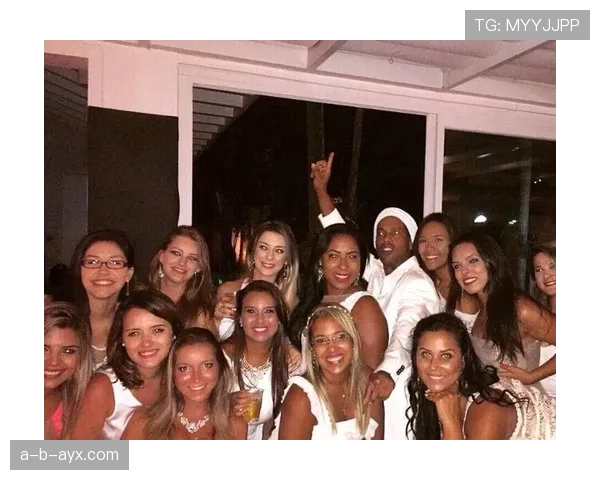 小罗当年在夜店随手一挥就刷掉普通人十年工资